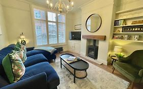 Stay At No 4 York Centre